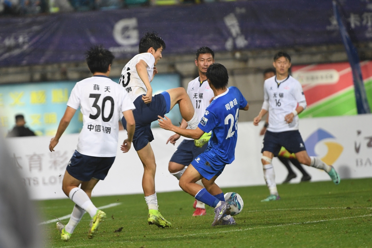 亚博入口-转会期体能课后，广州队刷新队史纪录备战欧冠，底气十足，身体对抗强度拉满(篮球第一次罚球不能换人吗)